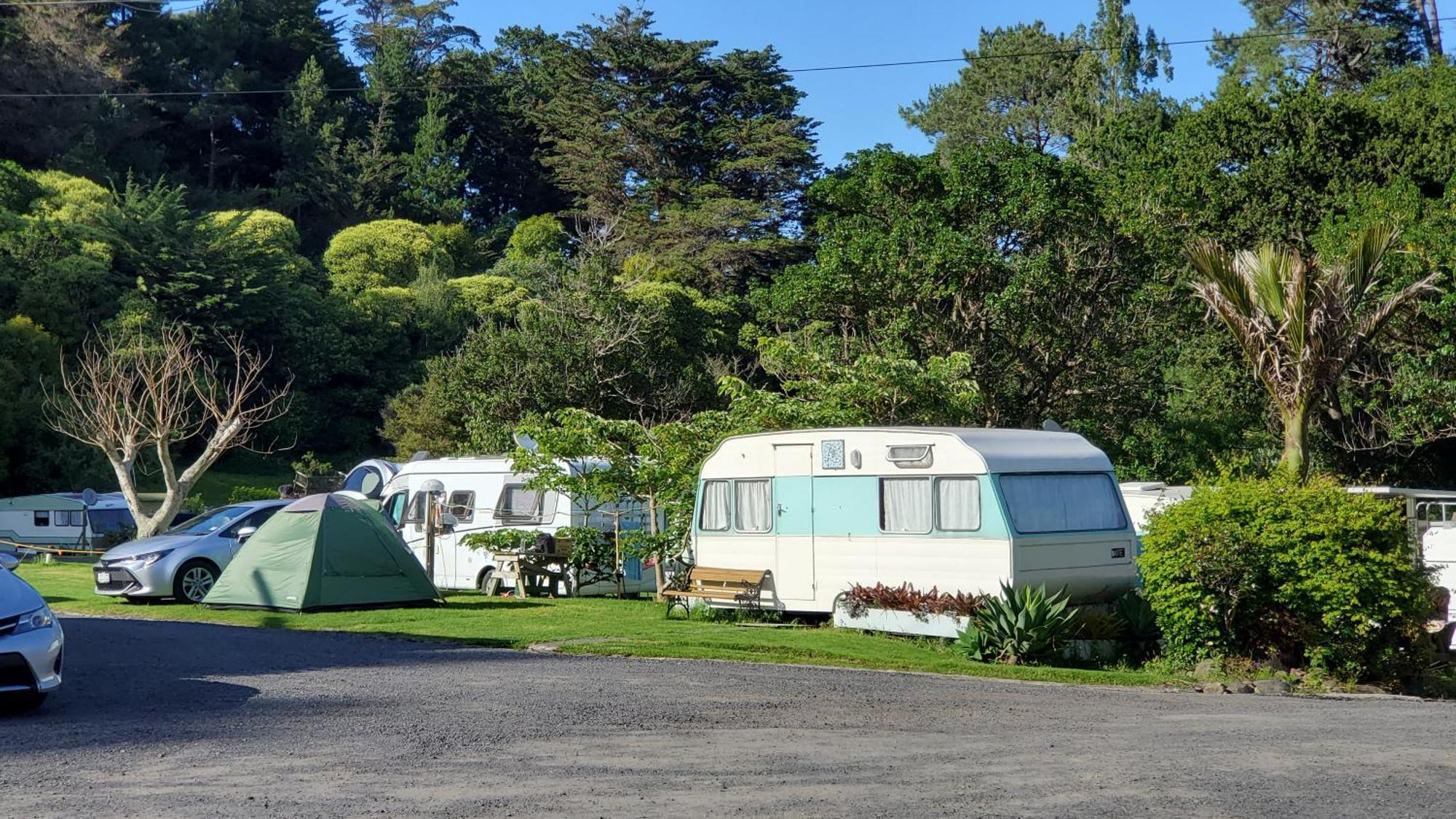 Dickson Holiday Park Thames Exterior photo